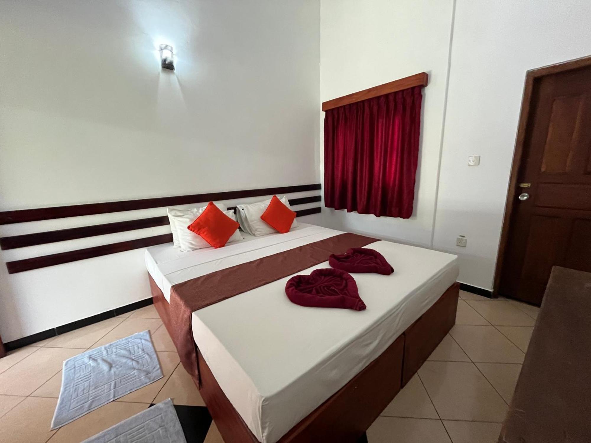 Sundowners Guesthouse Hikkaduwa Quarto foto