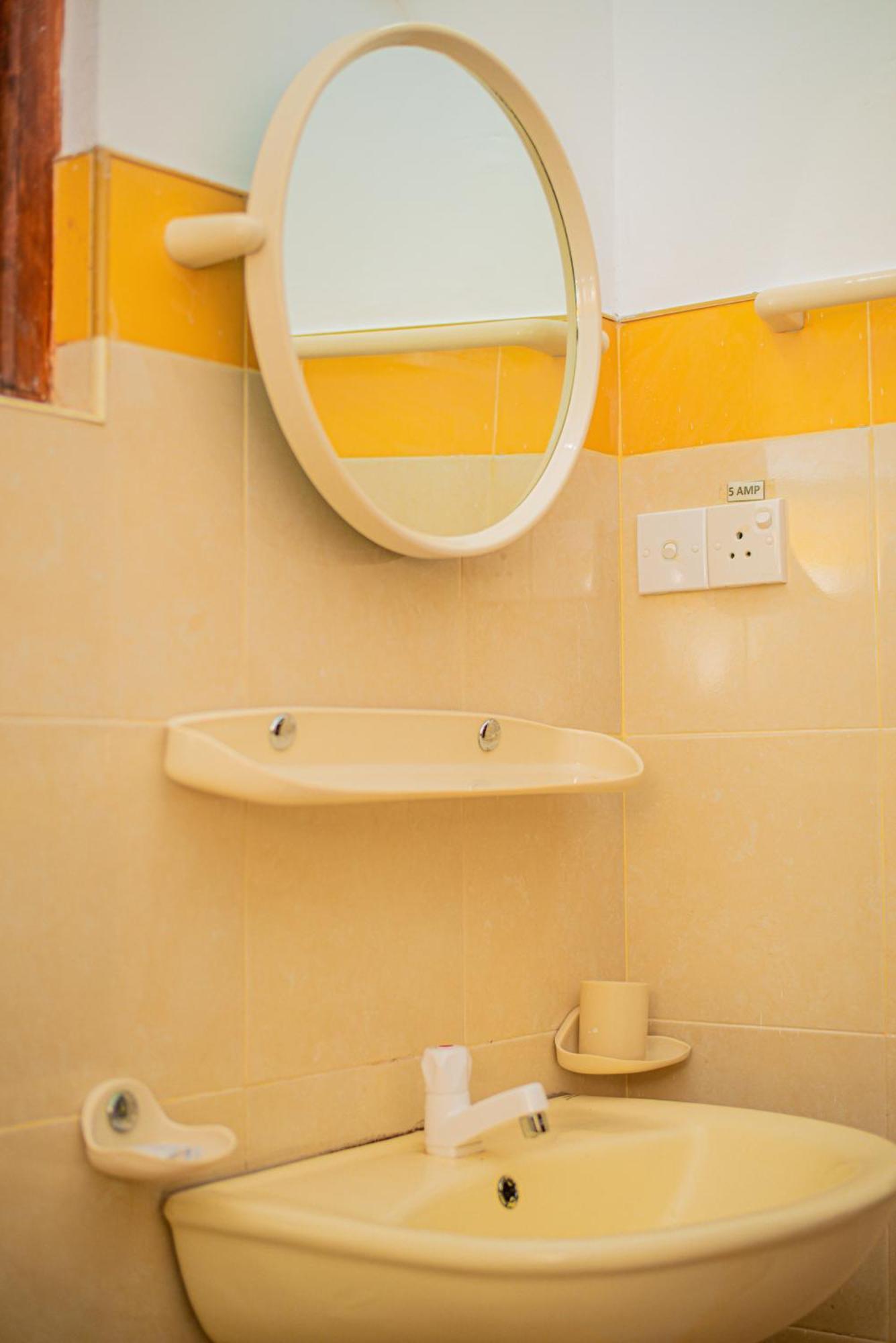Sundowners Guesthouse Hikkaduwa Quarto foto