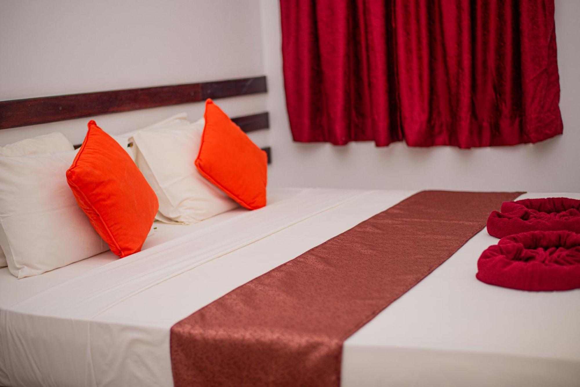 Sundowners Guesthouse Hikkaduwa Quarto foto